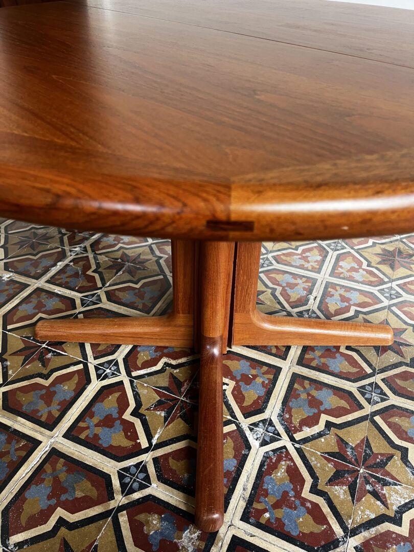 Ronde Deense eettafel - Dyrlund, 2x verlengbaar