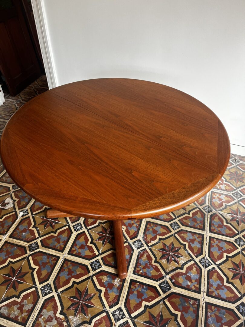 Ronde Deense eettafel - Dyrlund, 2x verlengbaar