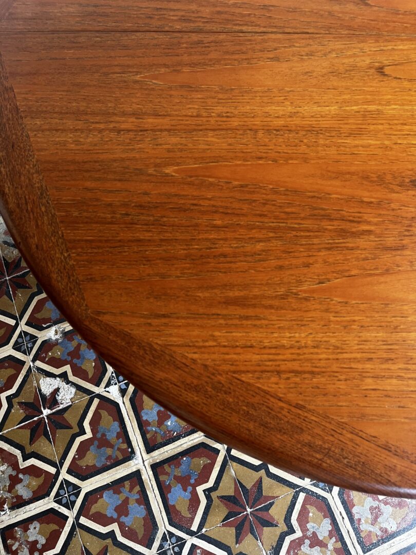 Ronde Deense eettafel - Dyrlund, 2x verlengbaar