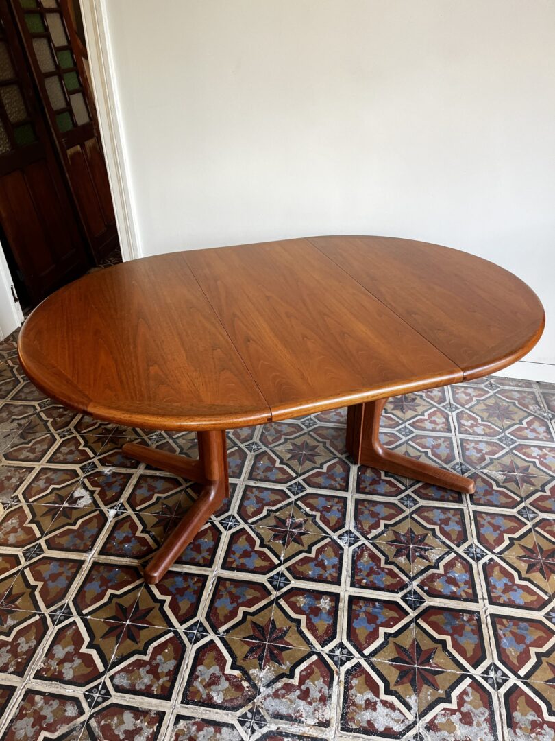 Ronde Deense eettafel - Dyrlund, 2x verlengbaar