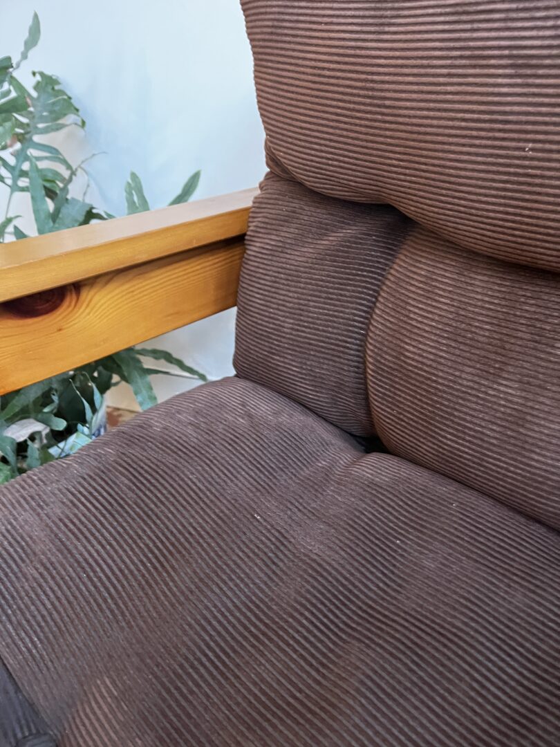 Vintage fauteuil - corduroy & pine