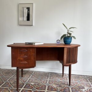 Danish kidney shaped desk